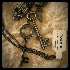 Torrid 32” Gunmetal Key Lock Charm Necklace NWT